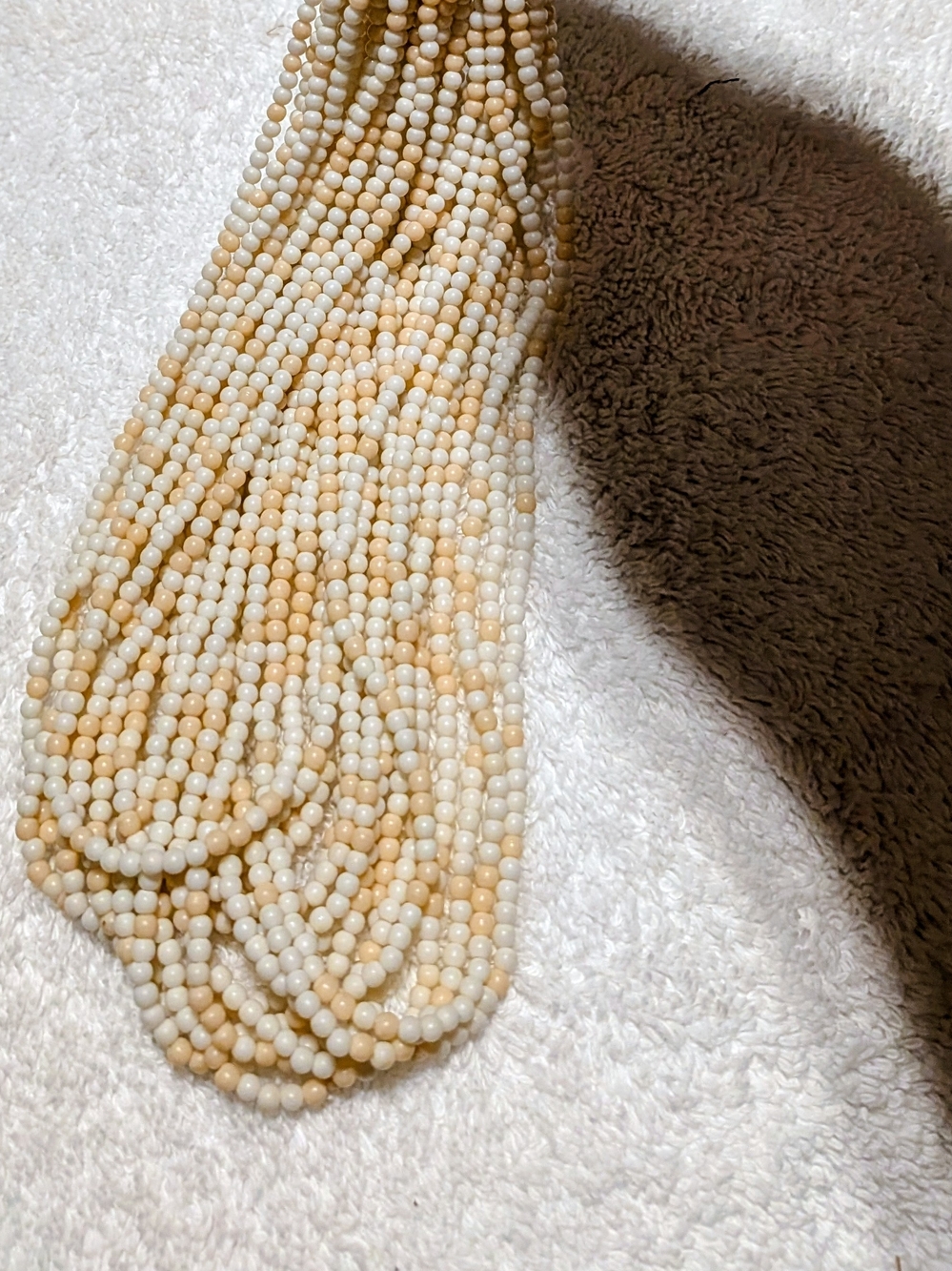 Vintage Japan Multi Strand Cream/Tan Beaded Necklace Gold Filigree 18" - Picture 3 of 9